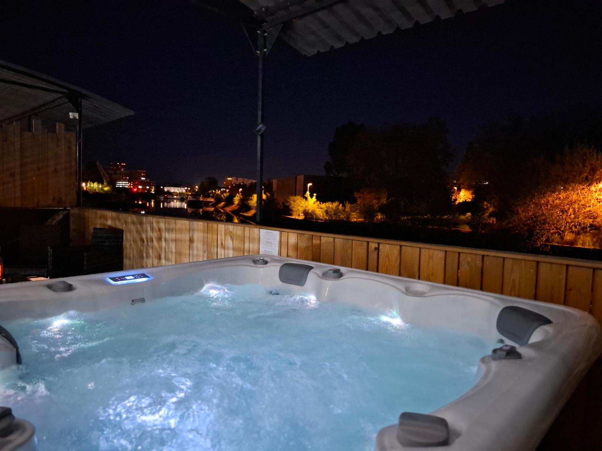 La Peniche De Fabrice Avec Jacuzzi Privatif Apartment Strasbourg Luaran gambar