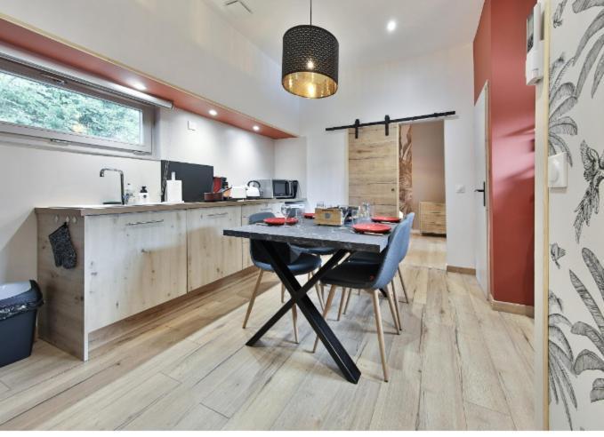 La Peniche De Fabrice Avec Jacuzzi Privatif Apartment Strasbourg Bilik gambar