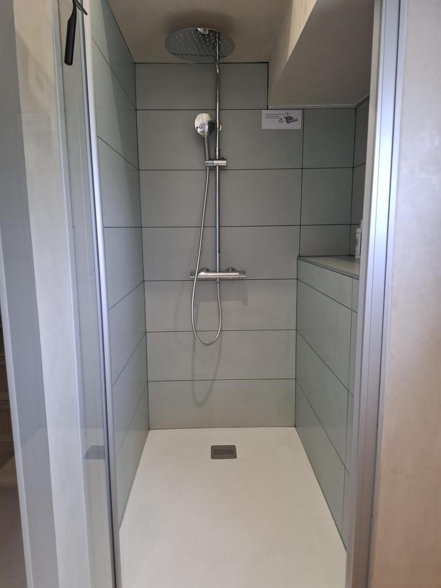 La Peniche De Fabrice Avec Jacuzzi Privatif Apartment Strasbourg Bilik gambar